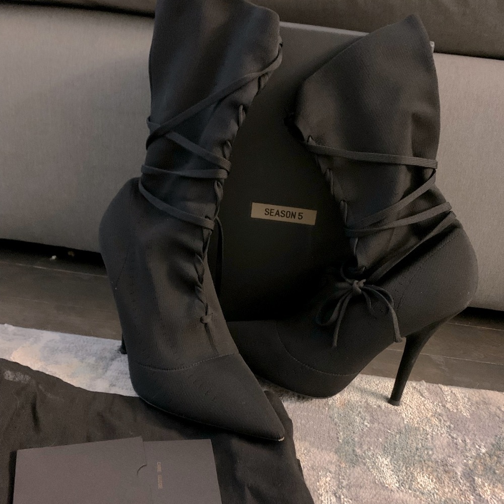Authentic - Yeezy Season 5 - Knit Black Lace Up Ankle Boots -Sz 9
